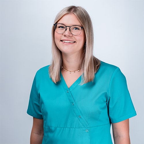 Nadja Markanic Auszubildende Zahnarzt Todtnau